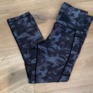 ZYIA light and tight Black and Gray metallic Camo Leggings